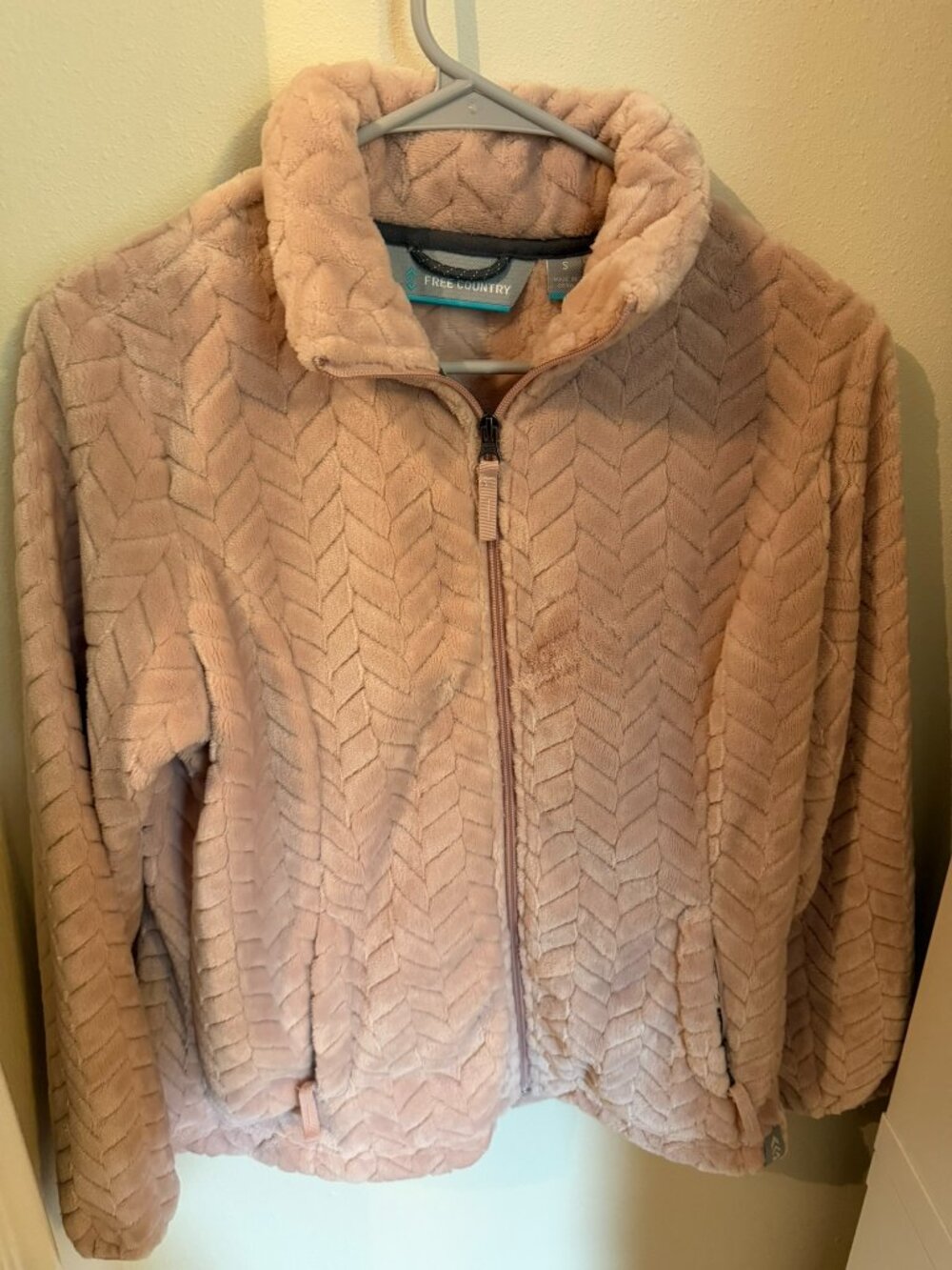 Free Country S Chevron Butter Pile Full Zip Fleece Jacket in Blush Pink